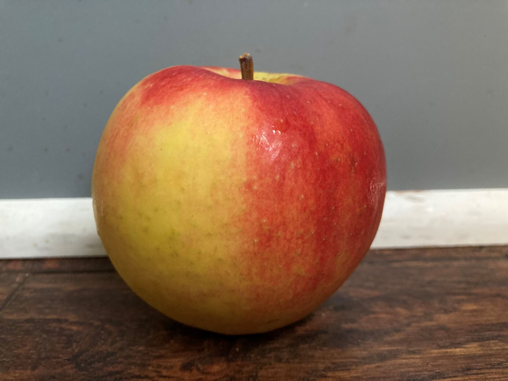 Rose gold apple